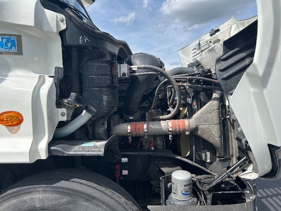 Day Cab Tractor-Heavy Duty Tractors-Freightliner-2019-Cascadia 11342ST-Lexington-KY-490,803\n\t\tmiles-$ 22,250 - Image 15