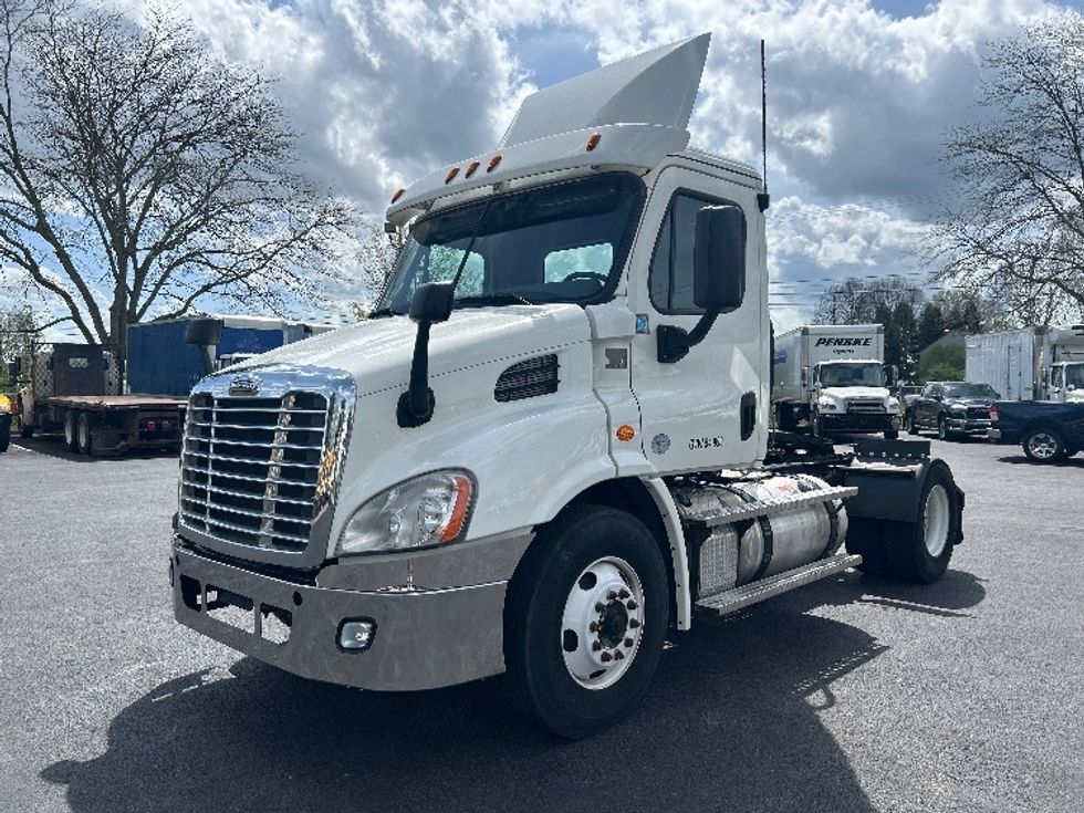 Day Cab Tractor-Heavy Duty Tractors-Freightliner-2019-Cascadia 11342ST-Lexington-KY-490,803\n\t\tmiles-$ 22,250 - Image 3