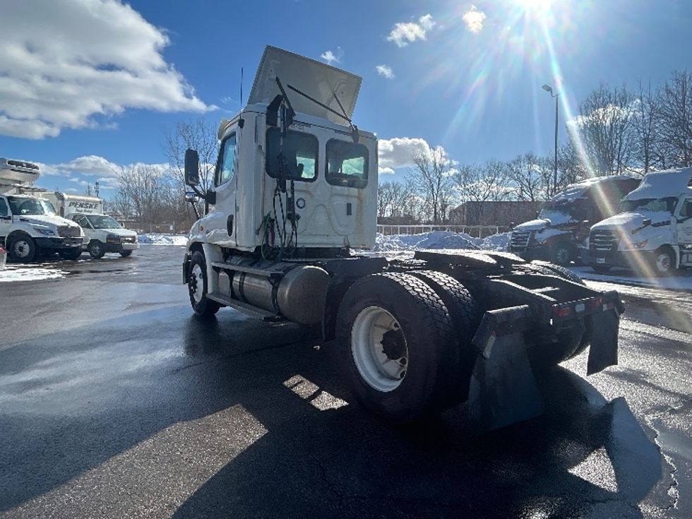Day Cab Tractor-Heavy Duty Tractors-Freightliner-2019-Cascadia 11342ST-Middlefield-OH-292,490\n\t\tmiles-$ 25,750 - Image 5