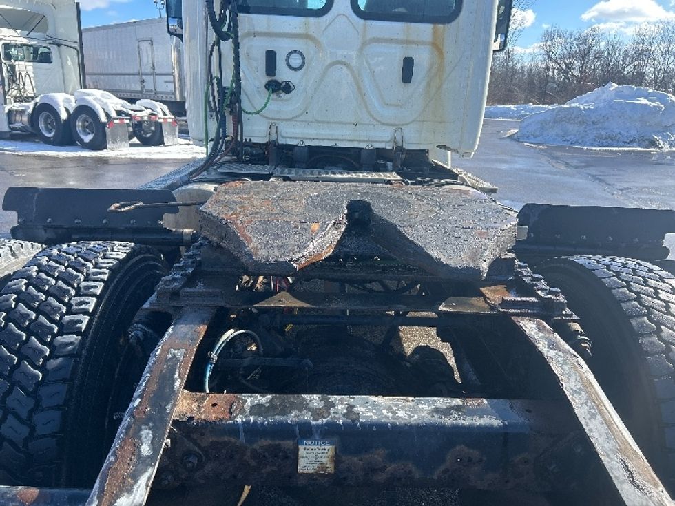 Day Cab Tractor-Heavy Duty Tractors-Freightliner-2019-Cascadia 11342ST-Middlefield-OH-292,490\n\t\tmiles-$ 25,750 - Image 6