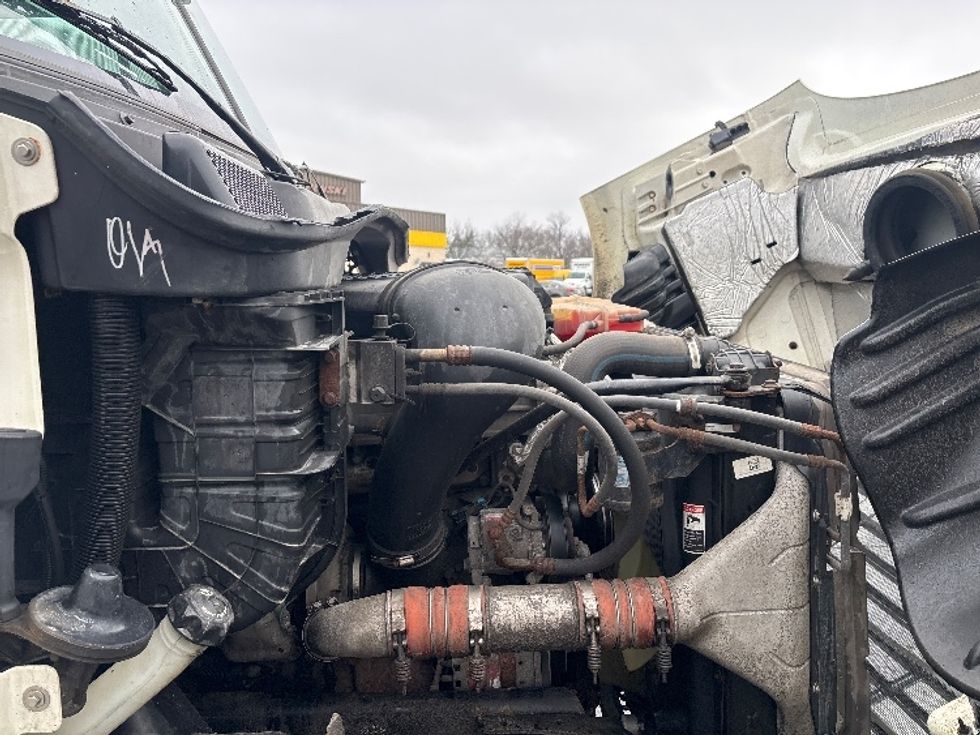 Day Cab Tractor-Heavy Duty Tractors-Freightliner-2019-Cascadia 11342ST-Middlefield-OH-320,317\n\t\tmiles-$ 25,750 - Image 15