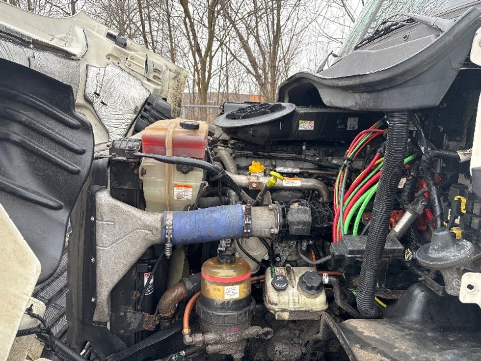 Day Cab Tractor-Heavy Duty Tractors-Freightliner-2019-Cascadia 11342ST-Middlefield-OH-320,317\n\t\tmiles-$ 25,750 - Image 16