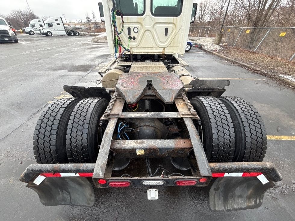 Day Cab Tractor-Heavy Duty Tractors-Freightliner-2019-Cascadia 11342ST-Middlefield-OH-320,317\n\t\tmiles-$ 25,750 - Image 6