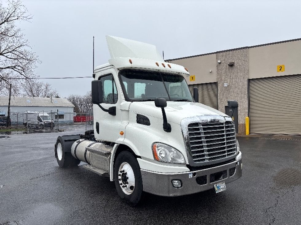 Day Cab Tractor-Heavy Duty Tractors-Freightliner-2019-Cascadia 11342ST-Middlefield-OH-345,438\n\t\tmiles-$ 26,500 - Image 1