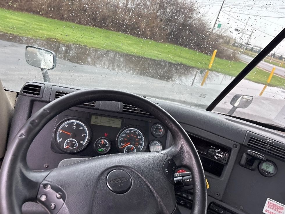 Day Cab Tractor-Heavy Duty Tractors-Freightliner-2019-Cascadia 11342ST-Middlefield-OH-345,438\n\t\tmiles-$ 26,500 - Image 11