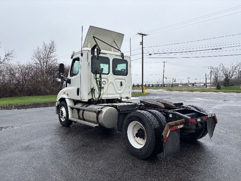 Day Cab Tractor-Heavy Duty Tractors-Freightliner-2019-Cascadia 11342ST-Middlefield-OH-345,438\n\t\tmiles-$ 26,500 - Image 5