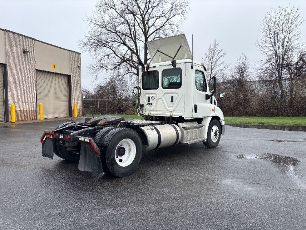 Day Cab Tractor-Heavy Duty Tractors-Freightliner-2019-Cascadia 11342ST-Middlefield-OH-345,438\n\t\tmiles-$ 26,500 - Image 7