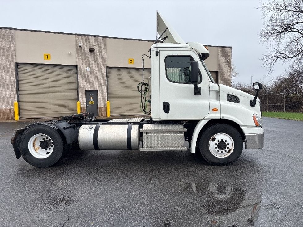 Day Cab Tractor-Heavy Duty Tractors-Freightliner-2019-Cascadia 11342ST-Middlefield-OH-345,438\n\t\tmiles-$ 26,500 - Image 8