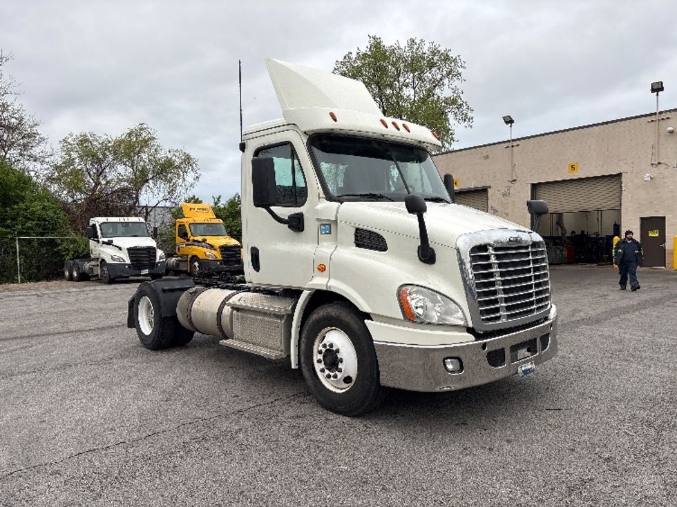 Day Cab Tractor-Heavy Duty Tractors-Freightliner-2019-Cascadia 11342ST-Middlefield-OH-358,202\n\t\tmiles-$ 28,500 - Image 1