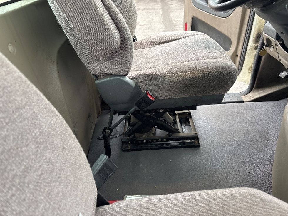 Day Cab Tractor-Heavy Duty Tractors-Freightliner-2019-Cascadia 11342ST-Middlefield-OH-358,202\n\t\tmiles-$ 28,500 - Image 14
