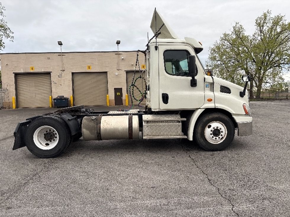 Day Cab Tractor-Heavy Duty Tractors-Freightliner-2019-Cascadia 11342ST-Middlefield-OH-358,202\n\t\tmiles-$ 28,500 - Image 8