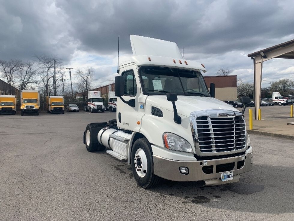 Day Cab Tractor-Heavy Duty Tractors-Freightliner-2019-Cascadia 11342ST-Nashville-TN-469,680\n\t\tmiles-$ 23,250 - Image 1
