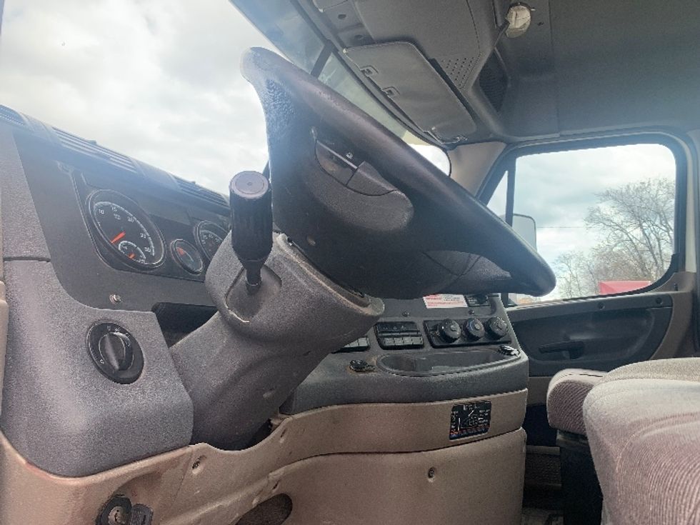 Day Cab Tractor-Heavy Duty Tractors-Freightliner-2019-Cascadia 11342ST-Nashville-TN-469,680\n\t\tmiles-$ 23,250 - Image 10