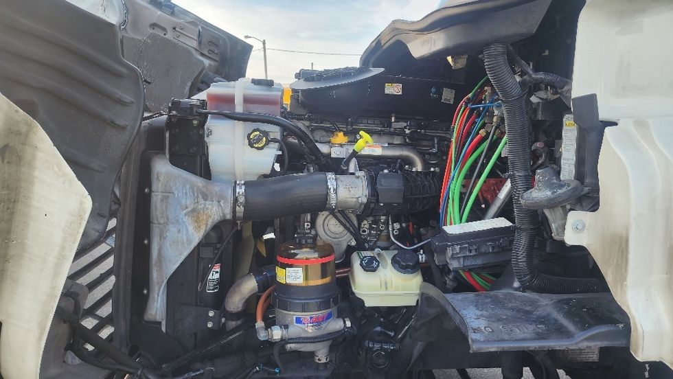 Day Cab Tractor-Heavy Duty Tractors-Freightliner-2019-Cascadia 11342ST-Ocala-FL-708,061\n\t\tmiles-$ 22,000 - Image 16