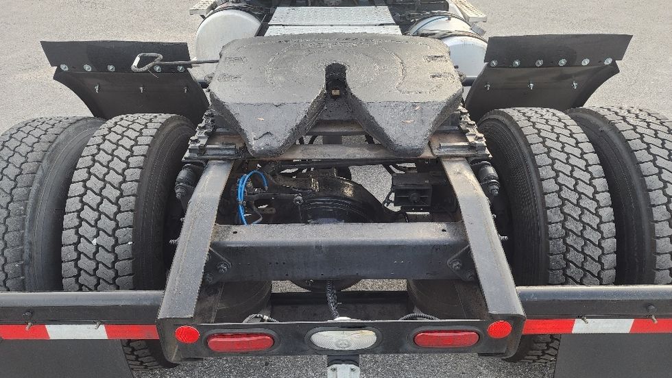 Day Cab Tractor-Heavy Duty Tractors-Freightliner-2019-Cascadia 11342ST-Ocala-FL-708,061\n\t\tmiles-$ 22,000 - Image 6