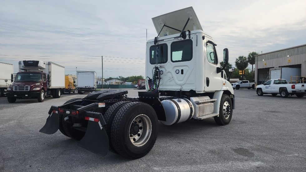 Day Cab Tractor-Heavy Duty Tractors-Freightliner-2019-Cascadia 11342ST-Ocala-FL-708,061\n\t\tmiles-$ 22,000 - Image 7