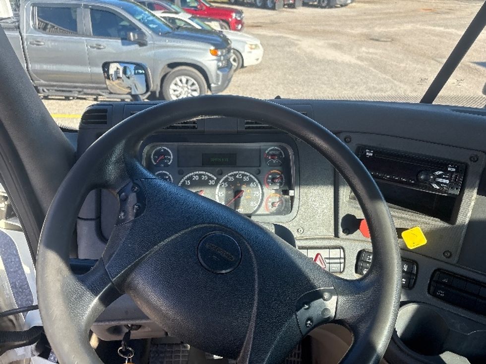 Day Cab Tractor-Heavy Duty Tractors-Freightliner-2019-Cascadia 11342ST-Pensacola-FL-324,795\n\t\tmiles-$ 24,500 - Image 11