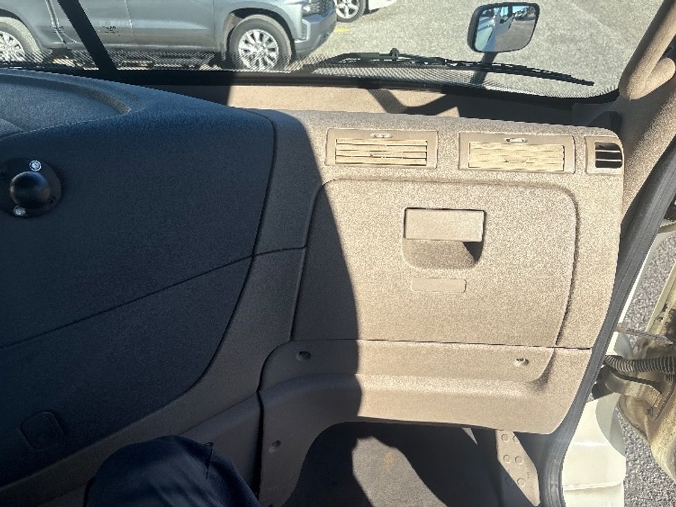 Day Cab Tractor-Heavy Duty Tractors-Freightliner-2019-Cascadia 11342ST-Pensacola-FL-324,795\n\t\tmiles-$ 24,500 - Image 13