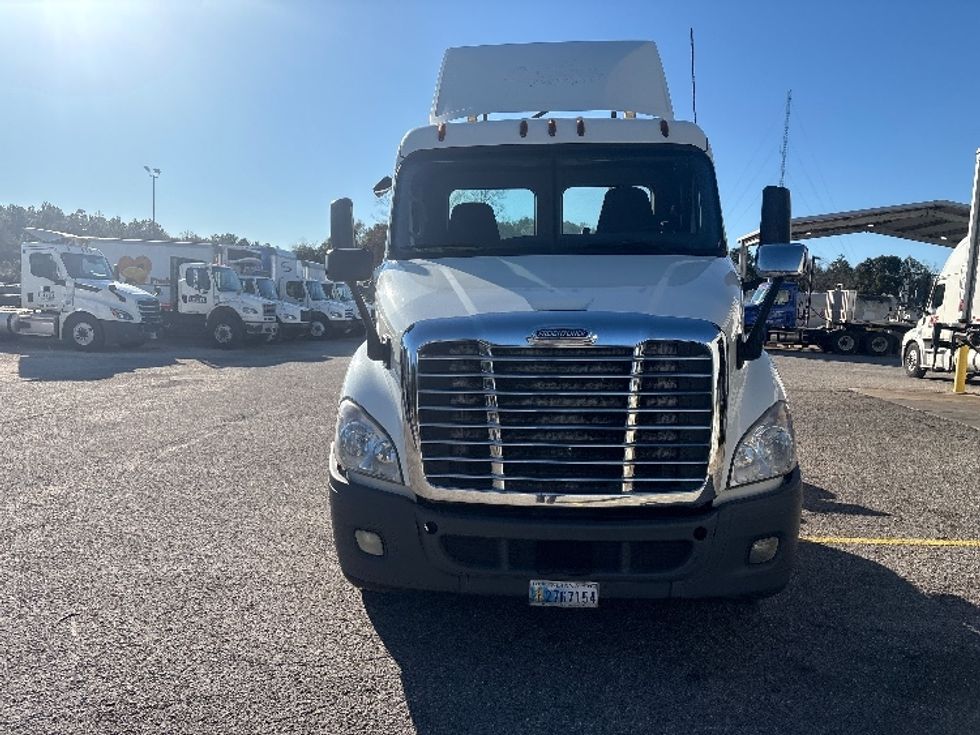 Day Cab Tractor-Heavy Duty Tractors-Freightliner-2019-Cascadia 11342ST-Pensacola-FL-324,795\n\t\tmiles-$ 24,500 - Image 2
