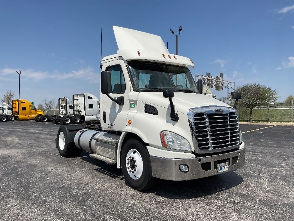 Day Cab Tractor-Heavy Duty Tractors-Freightliner-2019-Cascadia 11342ST-Perrysburg-OH-511,612\n\t\tmiles-$ 20,500 - Image 1
