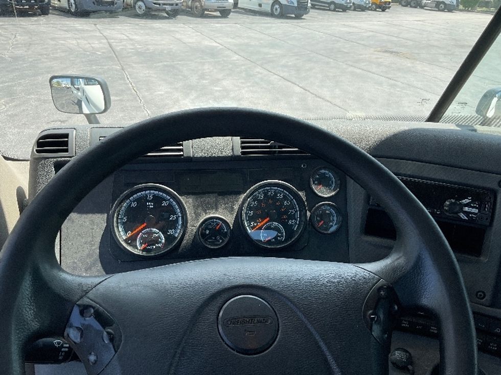 Day Cab Tractor-Heavy Duty Tractors-Freightliner-2019-Cascadia 11342ST-Perrysburg-OH-511,612\n\t\tmiles-$ 20,500 - Image 11