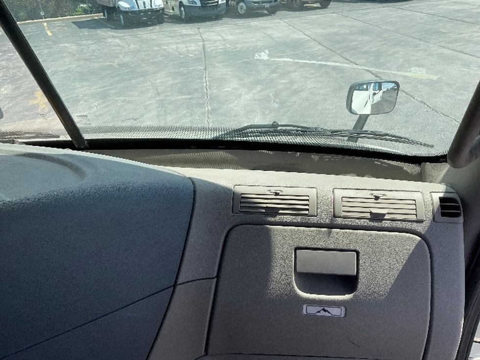 Day Cab Tractor-Heavy Duty Tractors-Freightliner-2019-Cascadia 11342ST-Perrysburg-OH-511,612\n\t\tmiles-$ 20,500 - Image 13