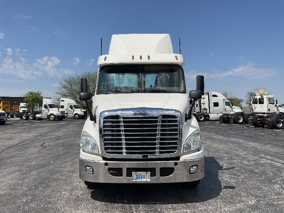 Day Cab Tractor-Heavy Duty Tractors-Freightliner-2019-Cascadia 11342ST-Perrysburg-OH-511,612\n\t\tmiles-$ 20,500 - Image 2
