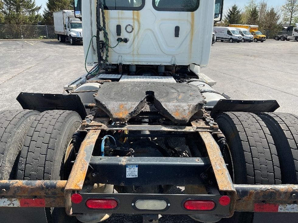 Day Cab Tractor-Heavy Duty Tractors-Freightliner-2019-Cascadia 11342ST-Perrysburg-OH-511,612\n\t\tmiles-$ 20,500 - Image 6