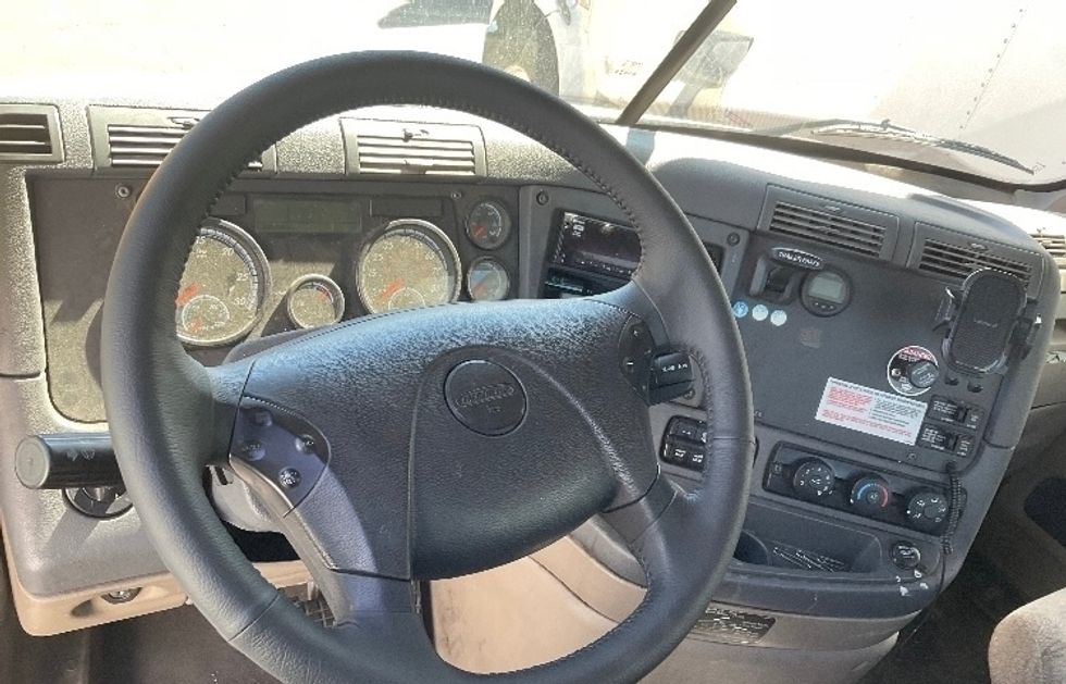 Day Cab Tractor-Heavy Duty Tractors-Freightliner-2019-Cascadia 11342ST-Phoenix-AZ-320,776\n\t\tmiles-$ 30,500 - Image 10