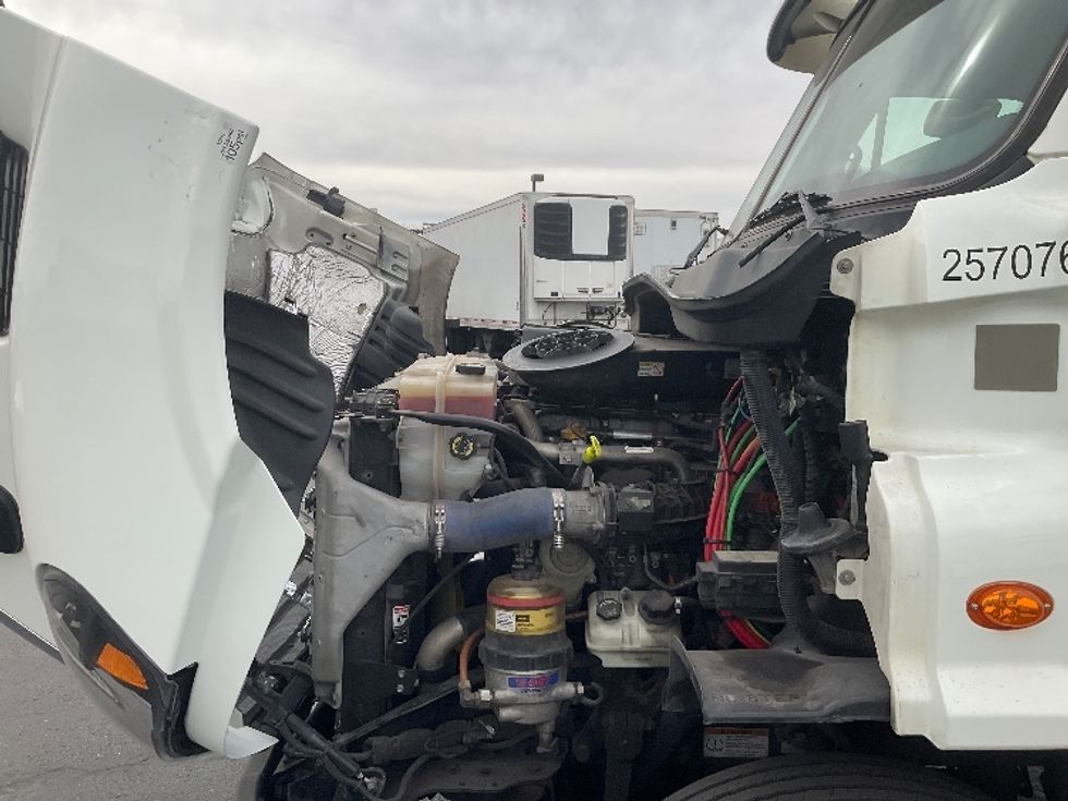 Day Cab Tractor-Heavy Duty Tractors-Freightliner-2019-Cascadia 11342ST-Phoenix-AZ-320,776\n\t\tmiles-$ 30,500 - Image 16