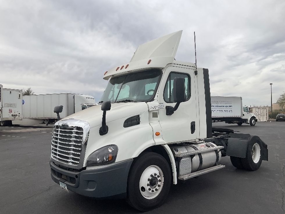 Day Cab Tractor-Heavy Duty Tractors-Freightliner-2019-Cascadia 11342ST-Phoenix-AZ-320,776\n\t\tmiles-$ 30,500 - Image 3