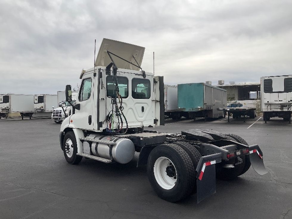 Day Cab Tractor-Heavy Duty Tractors-Freightliner-2019-Cascadia 11342ST-Phoenix-AZ-320,776\n\t\tmiles-$ 30,500 - Image 5