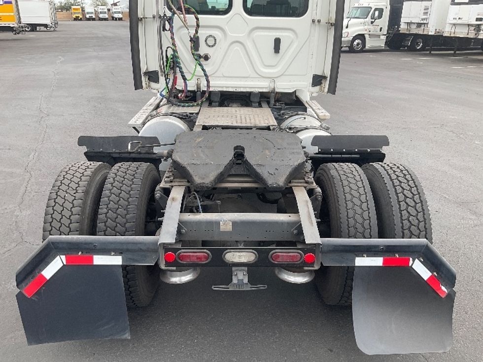 Day Cab Tractor-Heavy Duty Tractors-Freightliner-2019-Cascadia 11342ST-Phoenix-AZ-320,776\n\t\tmiles-$ 30,500 - Image 6