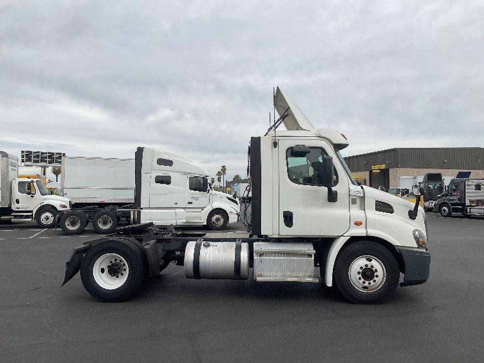 Day Cab Tractor-Heavy Duty Tractors-Freightliner-2019-Cascadia 11342ST-Phoenix-AZ-320,776\n\t\tmiles-$ 30,500 - Image 8