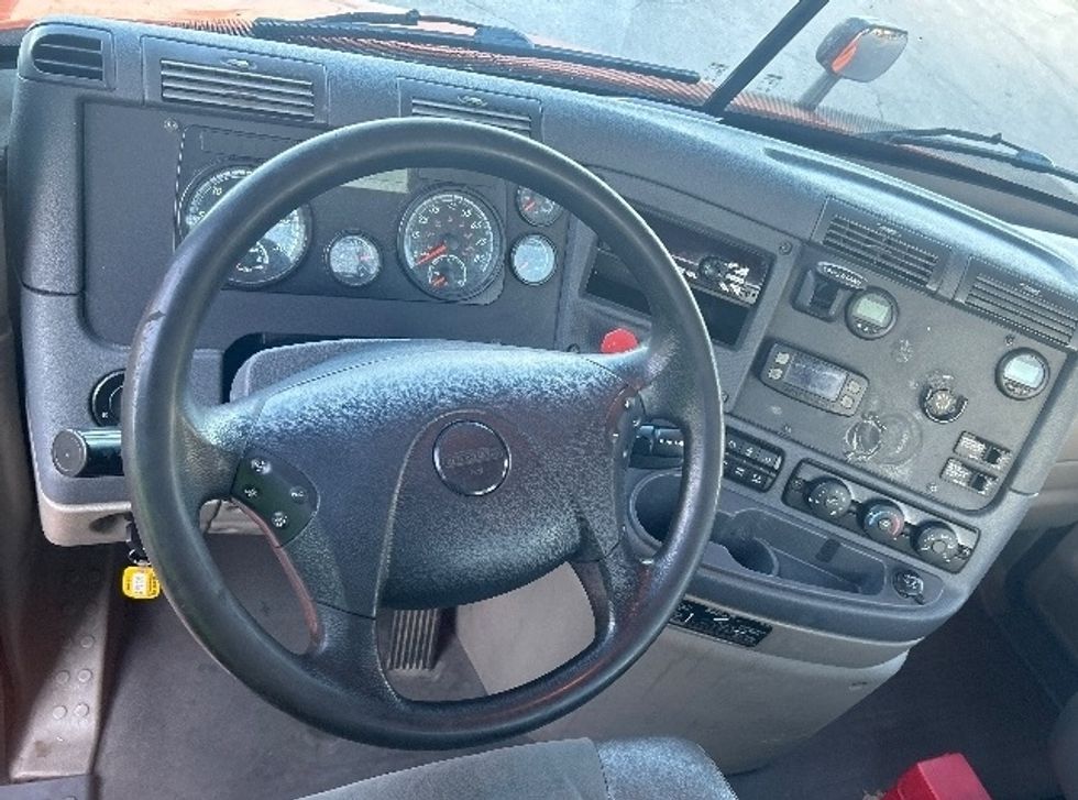 Day Cab Tractor-Heavy Duty Tractors-Freightliner-2019-Cascadia 11342ST-Prince George-VA-768,062\n\t\tmiles-$ 20,000 - Image 11