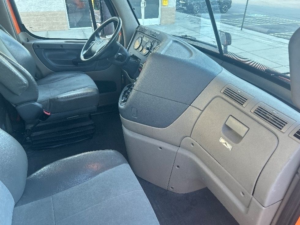 Day Cab Tractor-Heavy Duty Tractors-Freightliner-2019-Cascadia 11342ST-Prince George-VA-768,062\n\t\tmiles-$ 20,000 - Image 14