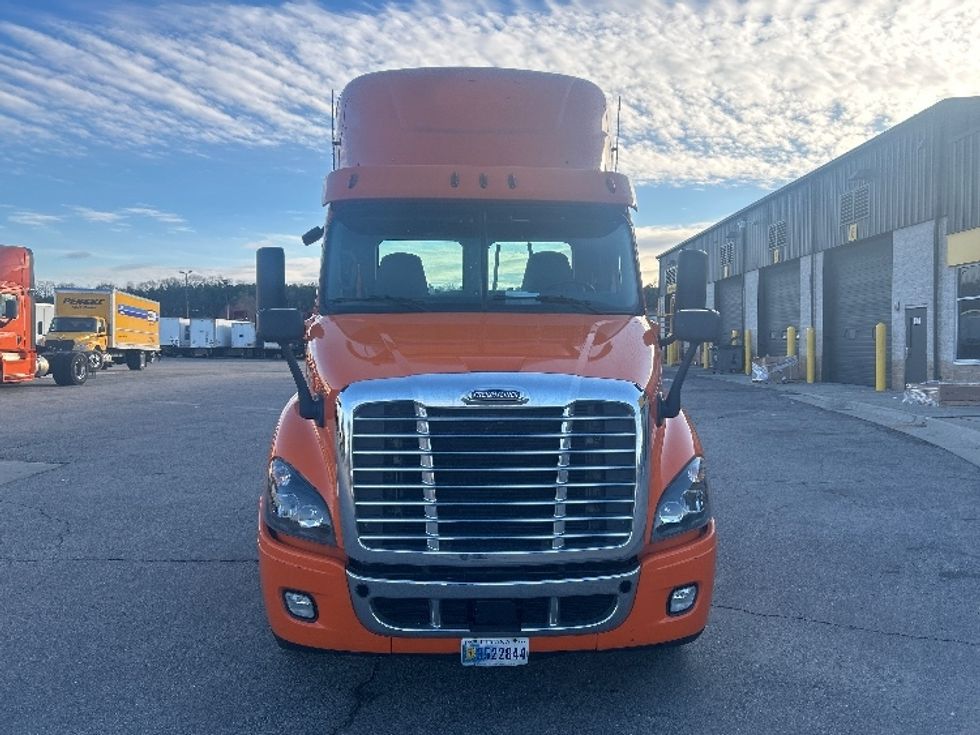 Day Cab Tractor-Heavy Duty Tractors-Freightliner-2019-Cascadia 11342ST-Prince George-VA-768,062\n\t\tmiles-$ 20,000 - Image 2