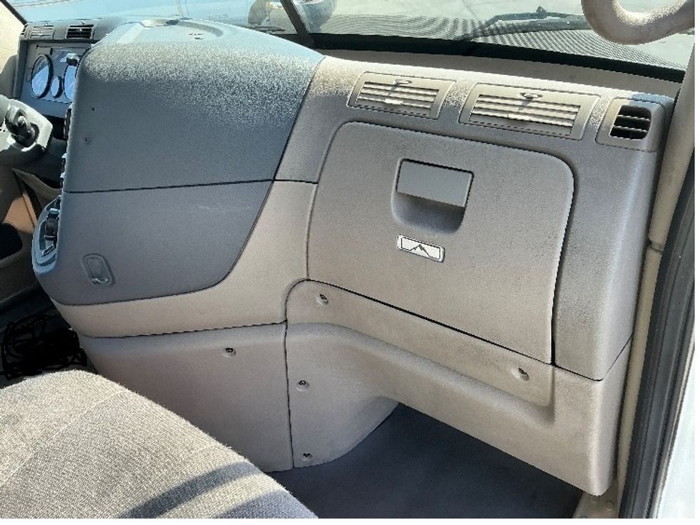 Day Cab Tractor-Heavy Duty Tractors-Freightliner-2019-Cascadia 11342ST-Sacramento-CA-319,982\n\t\tmiles-$ 38,250 - Image 13