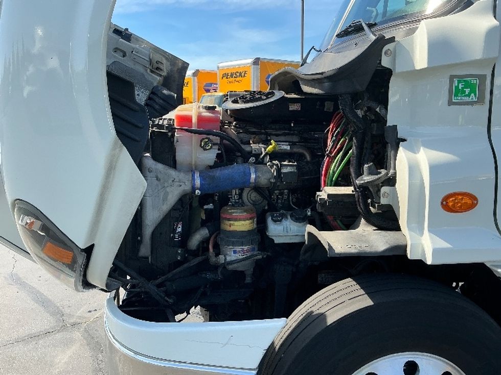 Day Cab Tractor-Heavy Duty Tractors-Freightliner-2019-Cascadia 11342ST-Sacramento-CA-319,982\n\t\tmiles-$ 38,250 - Image 16