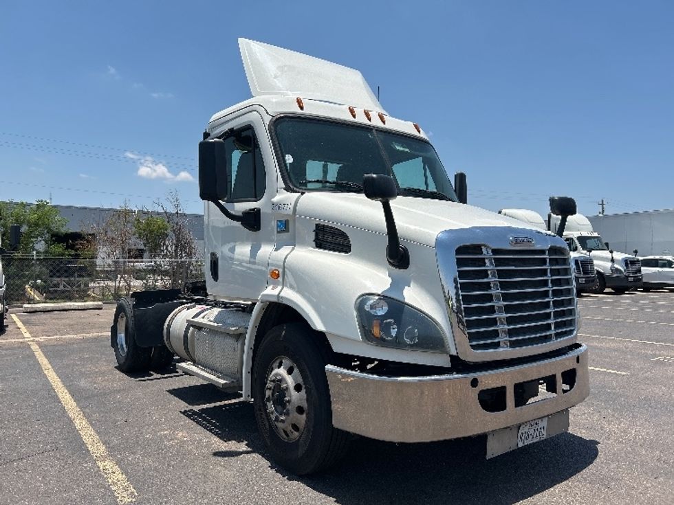 Day Cab Tractor-Heavy Duty Tractors-Freightliner-2019-Cascadia 11342ST-San Antonio-TX-375,537\n\t\tmiles-$ 34,750 - Image 1