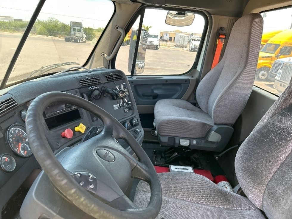 Day Cab Tractor-Heavy Duty Tractors-Freightliner-2019-Cascadia 11342ST-San Antonio-TX-375,537\n\t\tmiles-$ 34,750 - Image 10