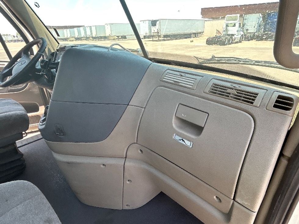 Day Cab Tractor-Heavy Duty Tractors-Freightliner-2019-Cascadia 11342ST-San Antonio-TX-375,537\n\t\tmiles-$ 34,750 - Image 13