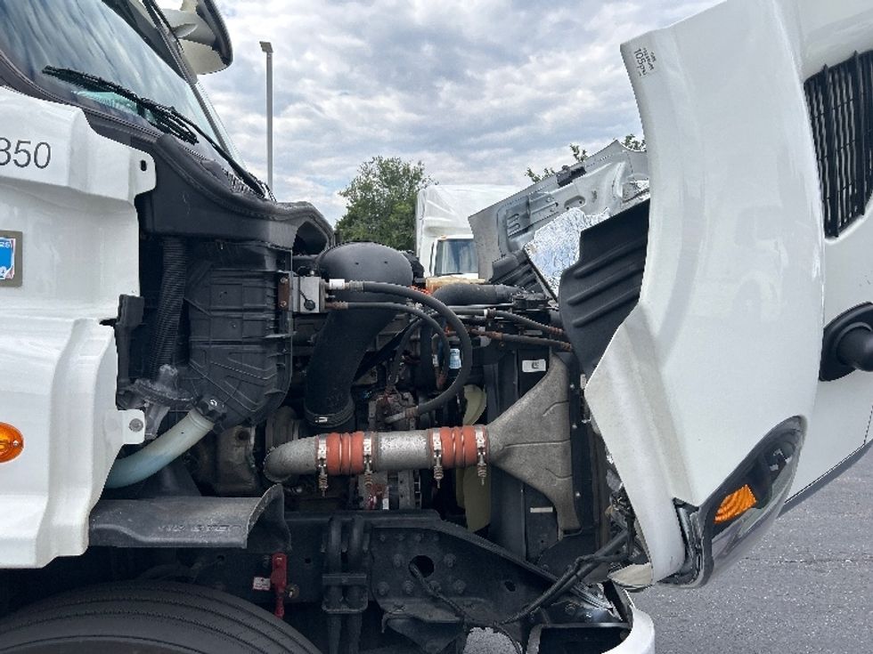 Day Cab Tractor-Heavy Duty Tractors-Freightliner-2019-Cascadia 11342ST-Swedesboro-NJ-218,234\n\t\tmiles-$ 28,750 - Image 15