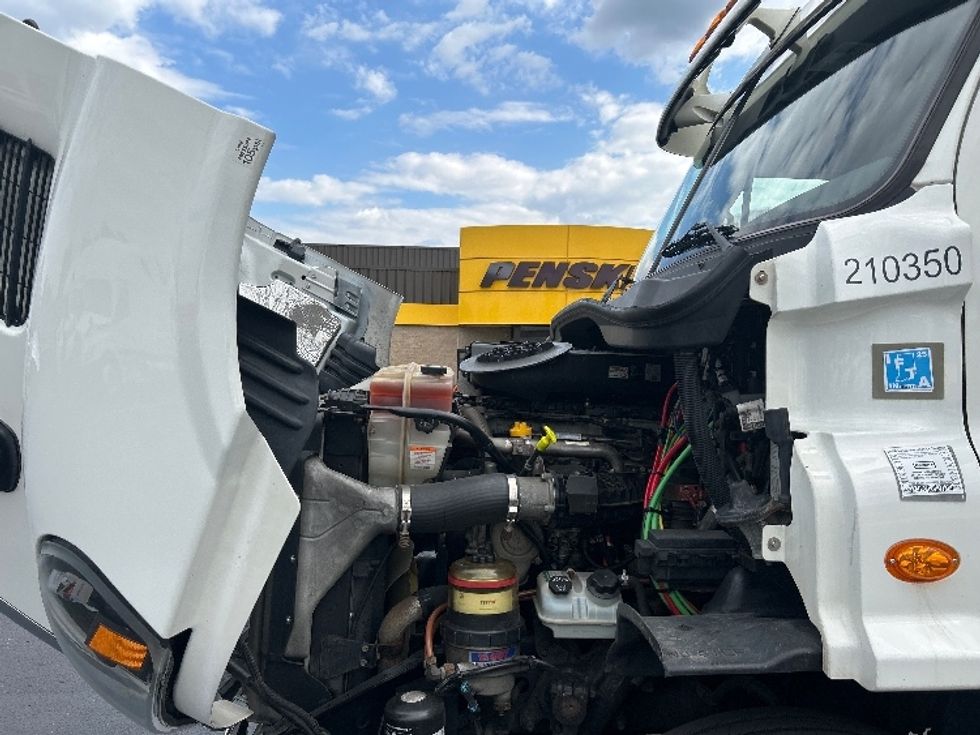 Day Cab Tractor-Heavy Duty Tractors-Freightliner-2019-Cascadia 11342ST-Swedesboro-NJ-218,234\n\t\tmiles-$ 28,750 - Image 16