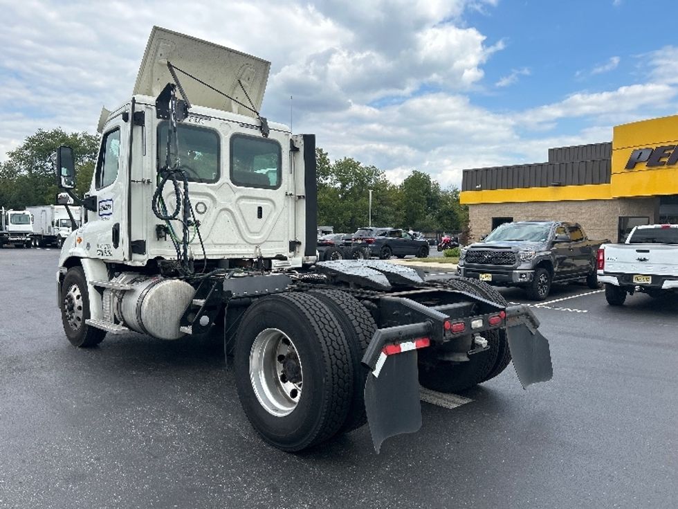 Day Cab Tractor-Heavy Duty Tractors-Freightliner-2019-Cascadia 11342ST-Swedesboro-NJ-218,234\n\t\tmiles-$ 28,750 - Image 5
