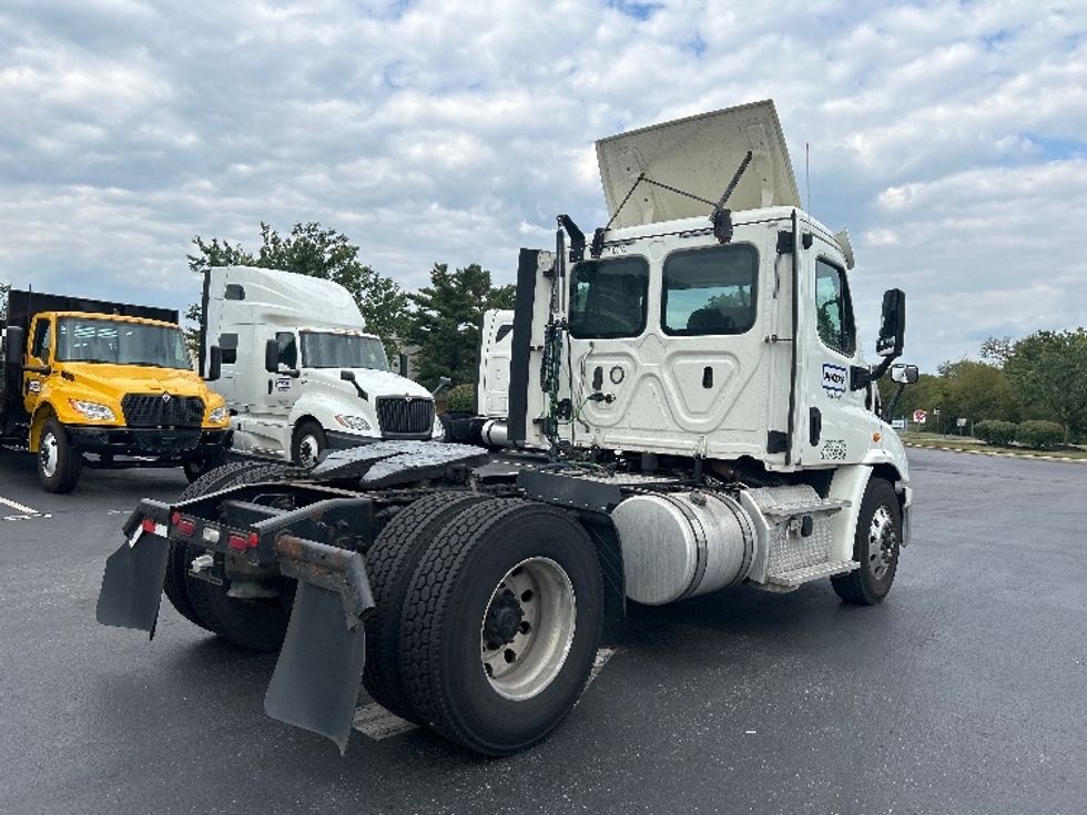 Day Cab Tractor-Heavy Duty Tractors-Freightliner-2019-Cascadia 11342ST-Swedesboro-NJ-218,234\n\t\tmiles-$ 28,750 - Image 7