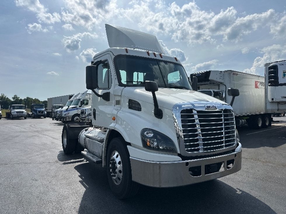 Day Cab Tractor-Heavy Duty Tractors-Freightliner-2019-Cascadia 11342ST-Swedesboro-NJ-490,855\n\t\tmiles-$ 35,000 - Image 1