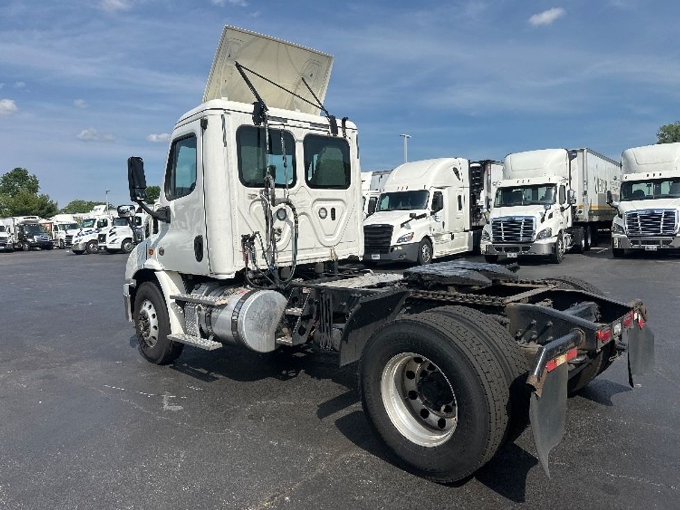 Day Cab Tractor-Heavy Duty Tractors-Freightliner-2019-Cascadia 11342ST-Swedesboro-NJ-490,855\n\t\tmiles-$ 35,000 - Image 5