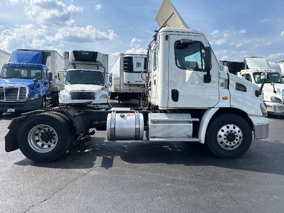 Day Cab Tractor-Heavy Duty Tractors-Freightliner-2019-Cascadia 11342ST-Swedesboro-NJ-490,855\n\t\tmiles-$ 35,000 - Image 8