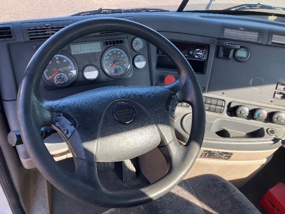 Day Cab Tractor-Heavy Duty Tractors-Freightliner-2019-Cascadia 11342ST-Tampa-FL-534,939\n\t\tmiles-$ 26,750 - Image 11